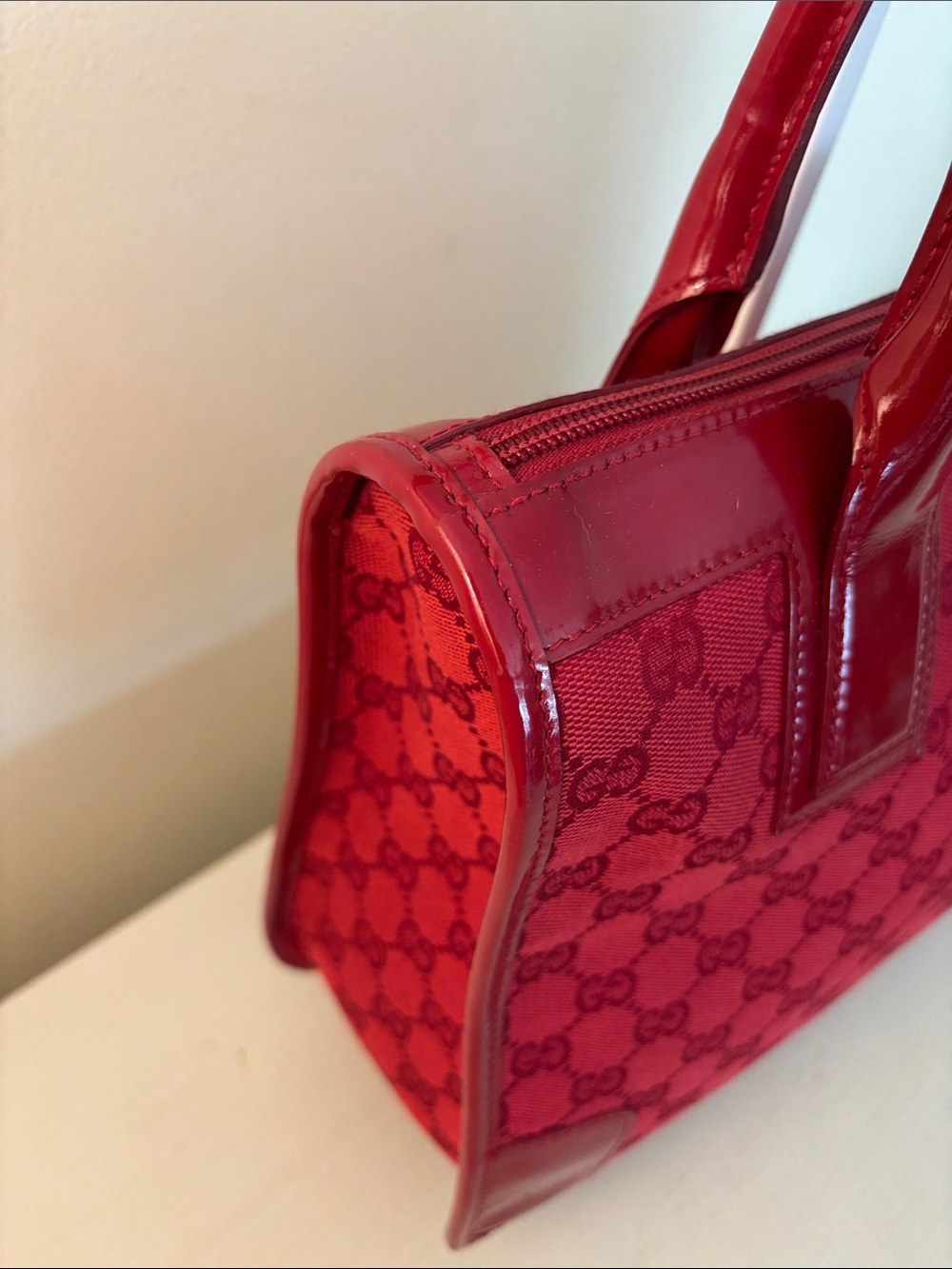 GUCCI VINTAGE RED CANVAS HANDBAG - Picture 4 of 13